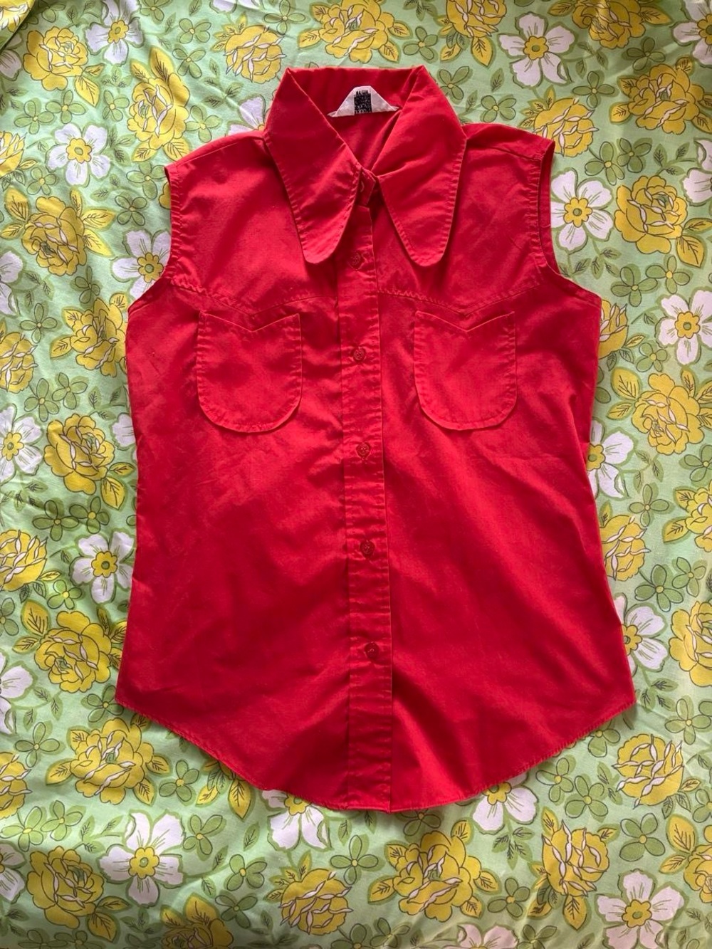 Red 70s vintage button down tank